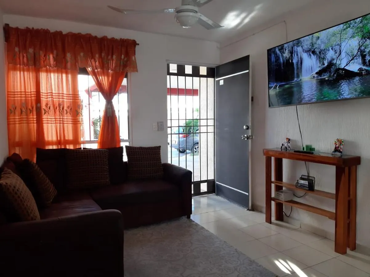Comoda Casa Con Estacionamiento Y Wifi A 15Min Del Aeropuerto Merida