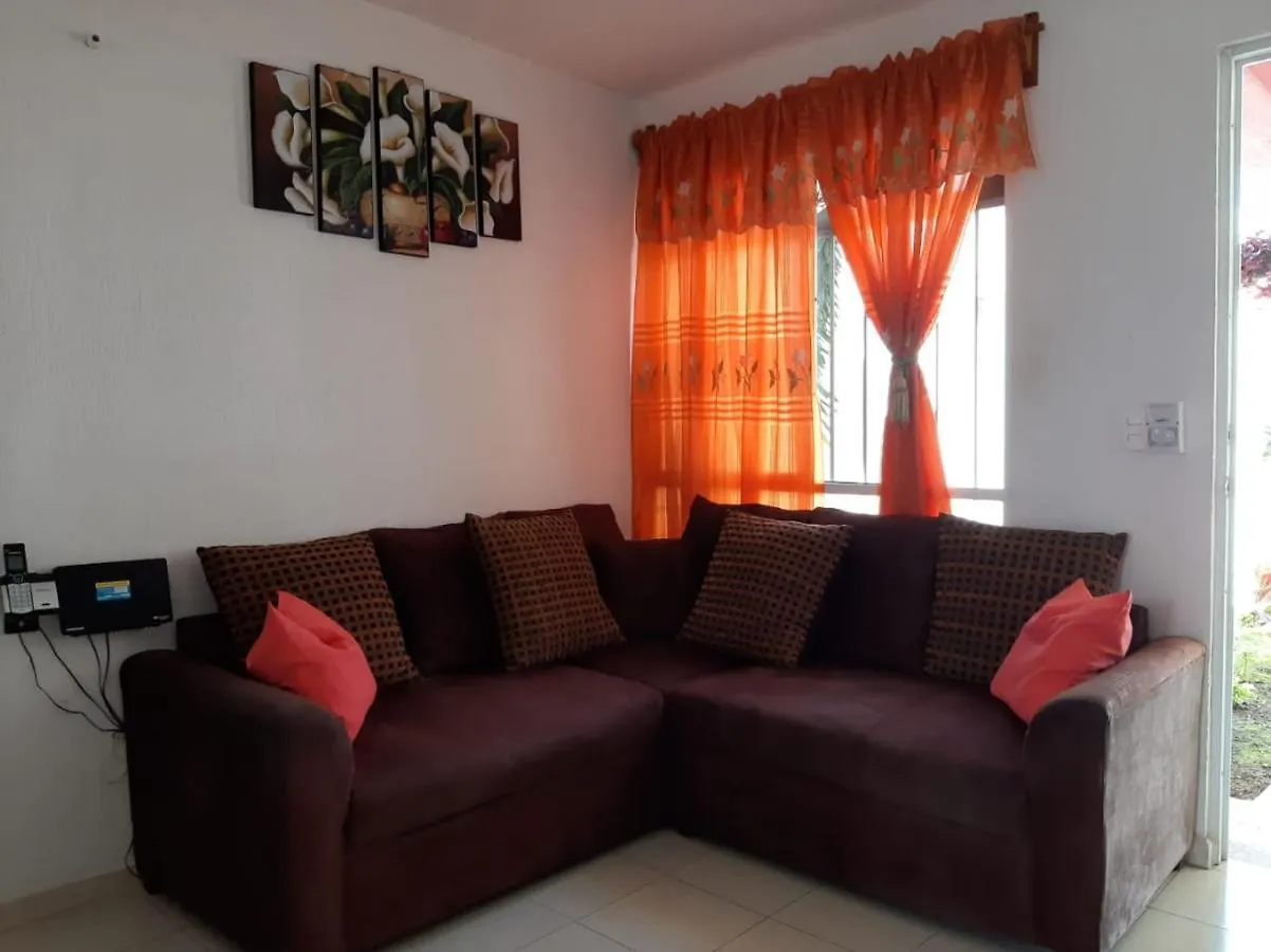 Apartment Comoda Casa Con Estacionamiento Y Wifi A 15Min Del Aeropuerto Merida